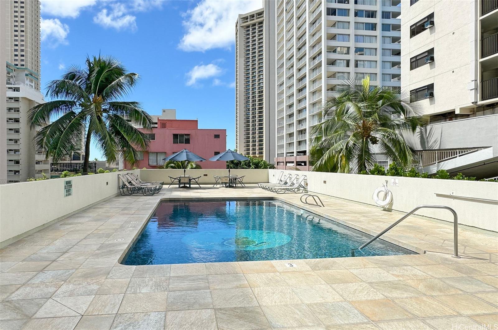 2440 Kuhio Ave Honolulu - Rental - photo 17 of 21