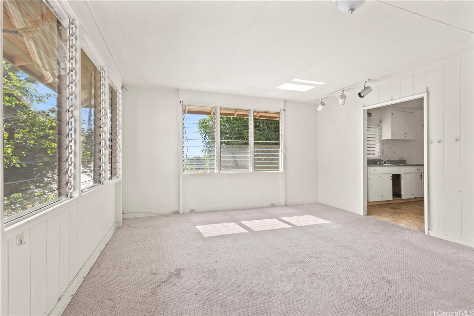 2442  10th Ave Palolo, Diamond Head home - photo 3 of 22