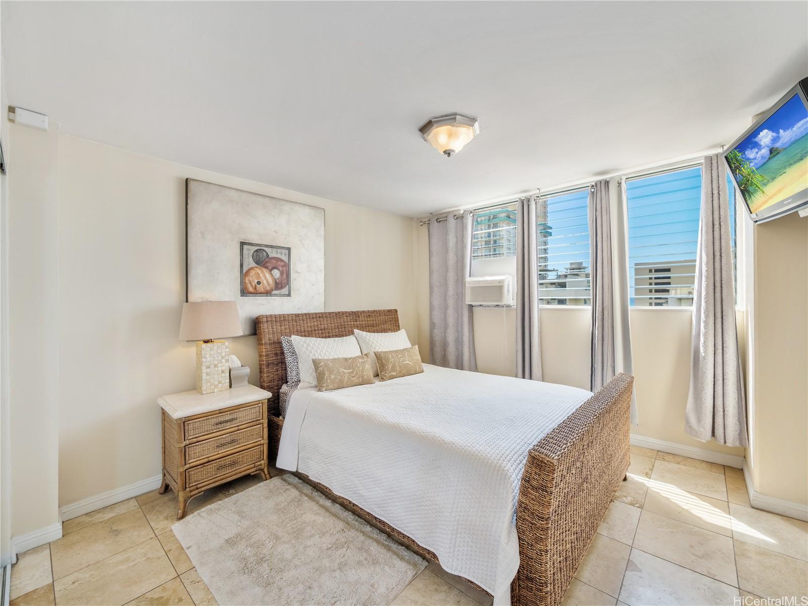 Kuhio Plaza condo # 1101, Honolulu, Hawaii - photo 11 of 25