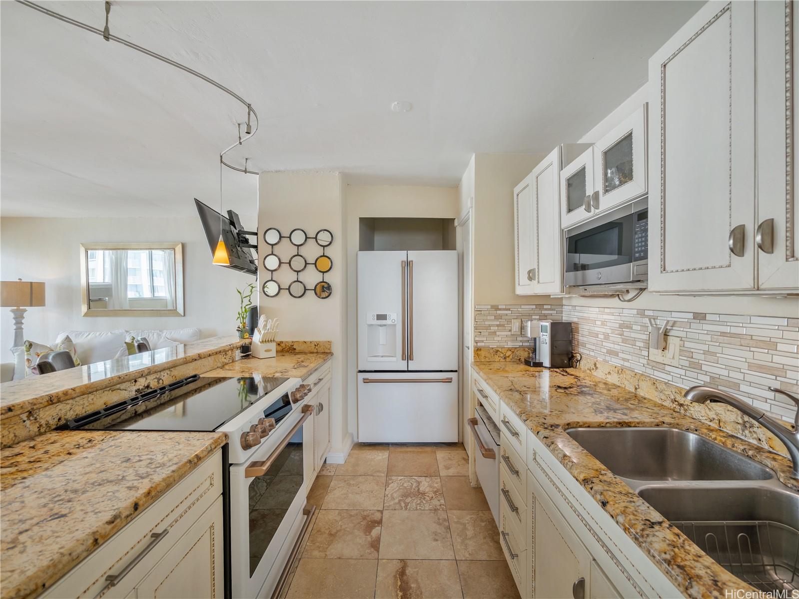 Kuhio Plaza condo # 1101, Honolulu, Hawaii - photo 5 of 25