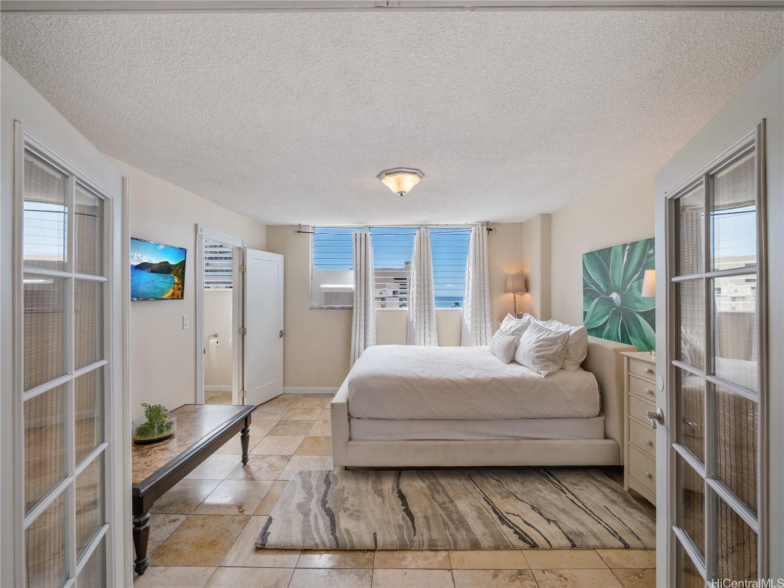 Kuhio Plaza condo # 1101, Honolulu, Hawaii - photo 6 of 25