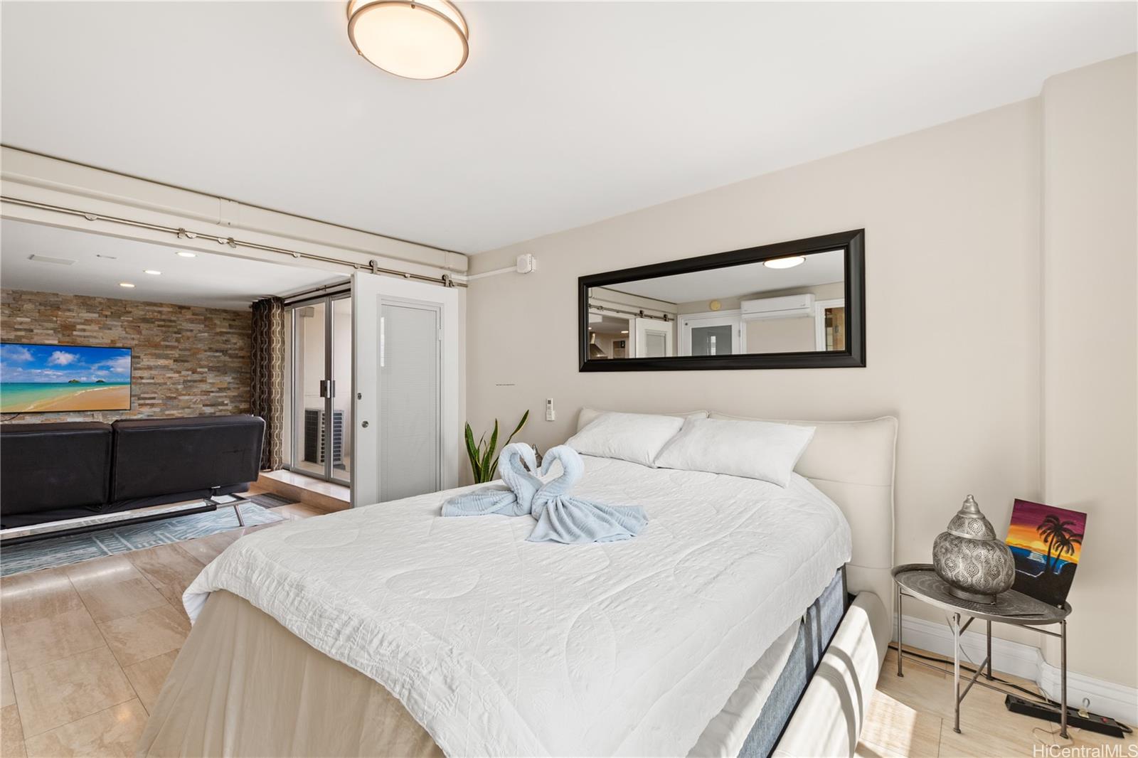 Kuhio Plaza condo # 1102, Honolulu, Hawaii - photo 5 of 18