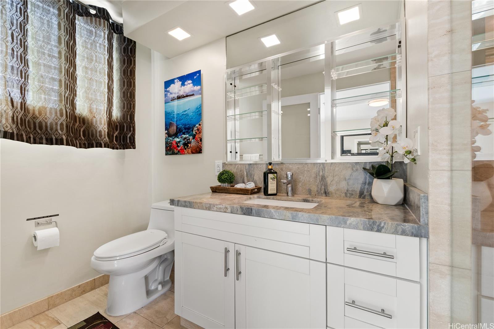 Kuhio Plaza condo # 1102, Honolulu, Hawaii - photo 6 of 18