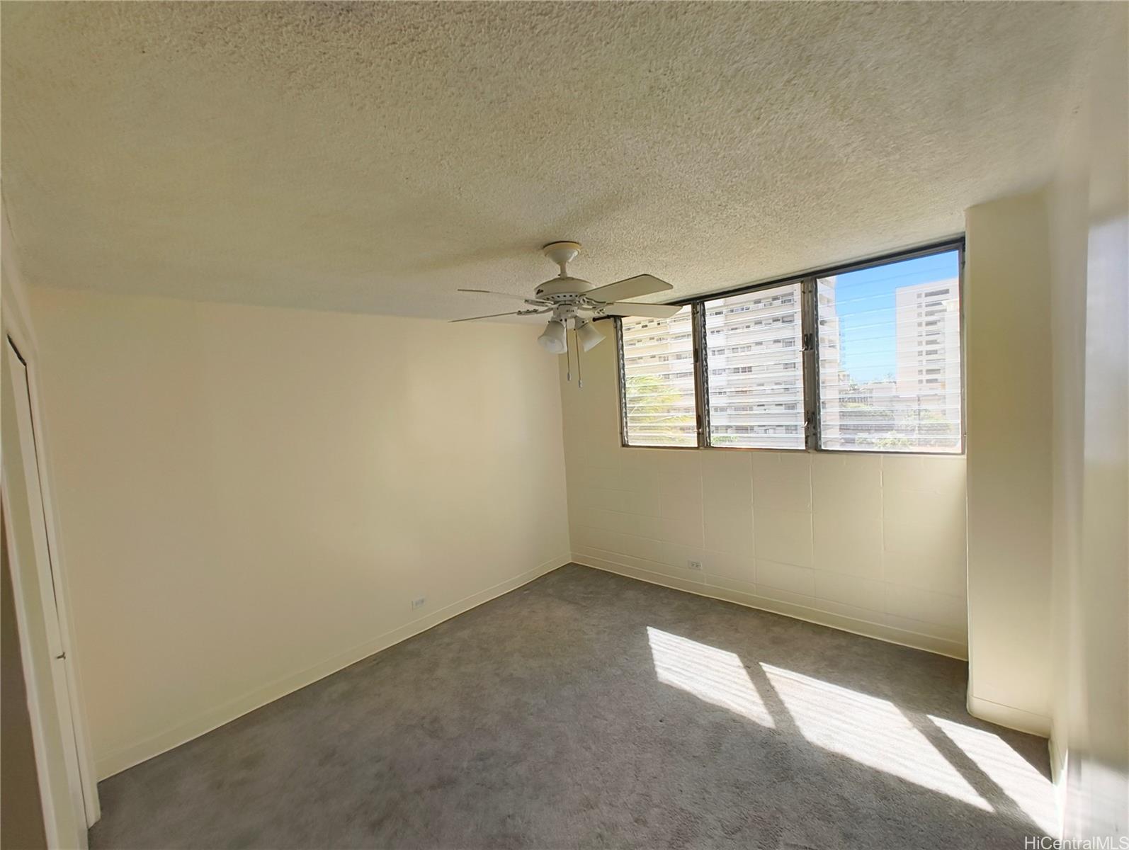 2442 Kuhio Ave Honolulu - Rental - photo 11 of 12