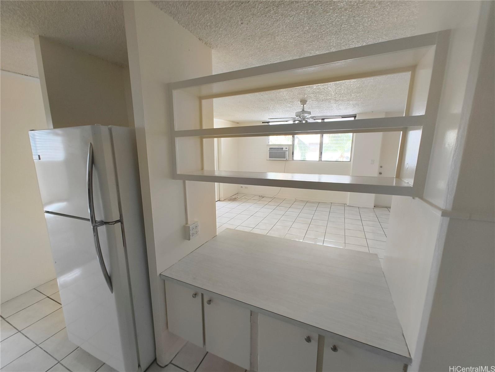 2442 Kuhio Ave Honolulu - Rental - photo 5 of 12