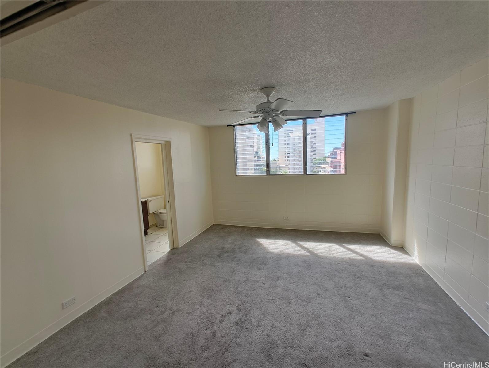 2442 Kuhio Ave Honolulu - Rental - photo 7 of 12