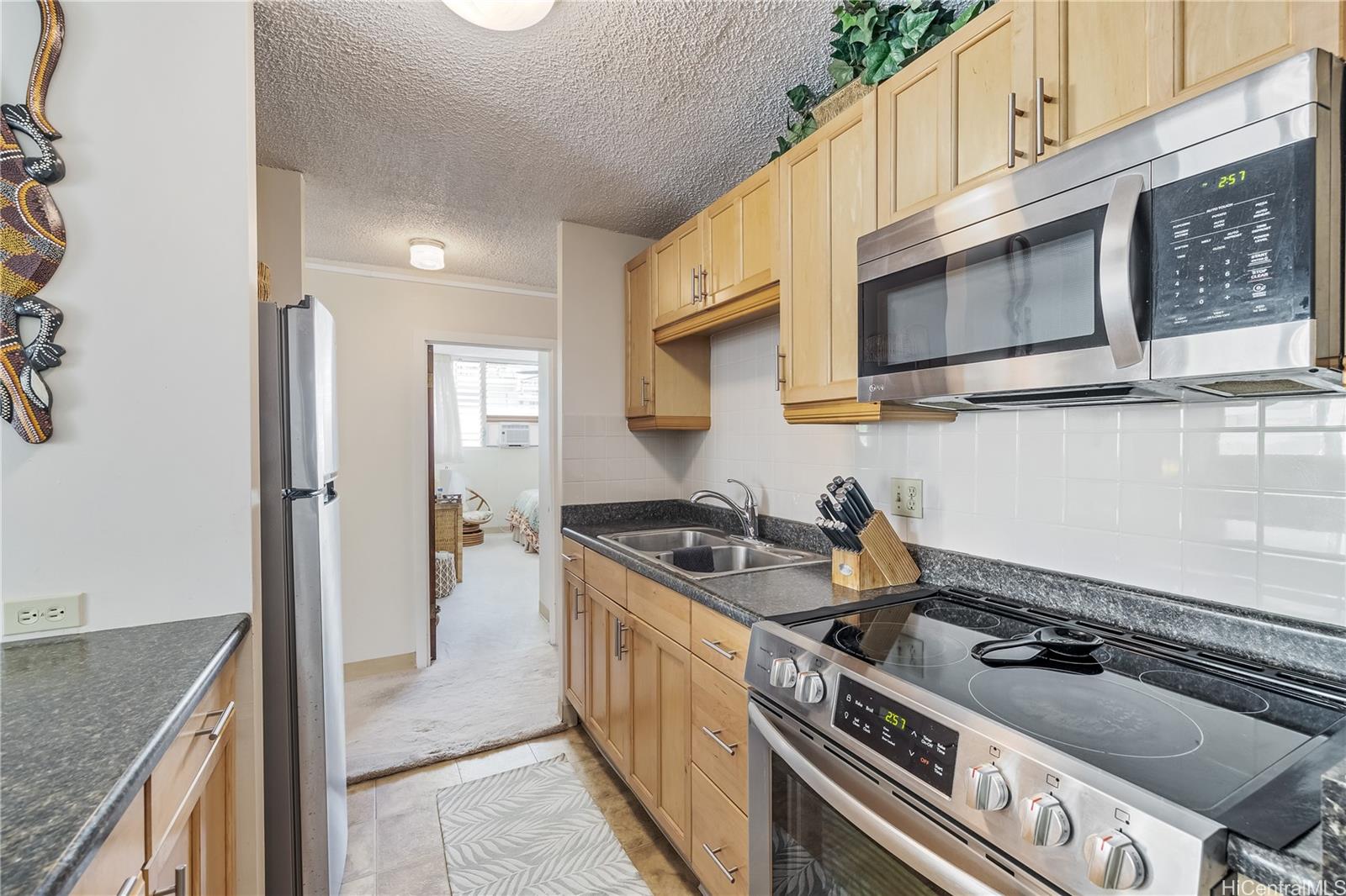 Kuhio Plaza condo # 704, Honolulu, Hawaii - photo 12 of 25