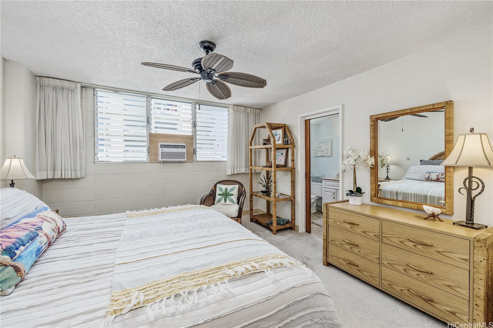 Kuhio Plaza condo # 704, Honolulu, Hawaii - photo 22 of 25