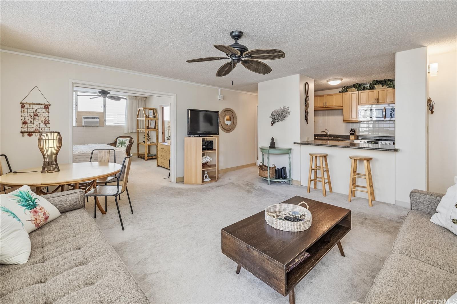 Kuhio Plaza condo # 704, Honolulu, Hawaii - photo 5 of 25