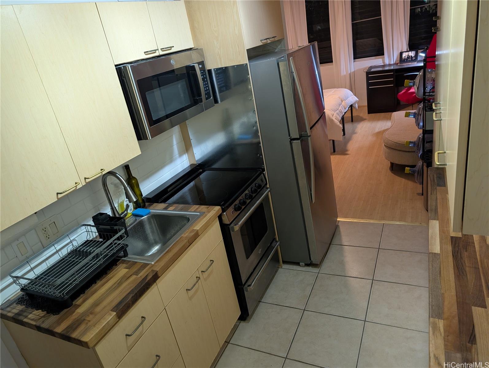 2442 Tusitala St Honolulu - Rental - photo 3 of 5