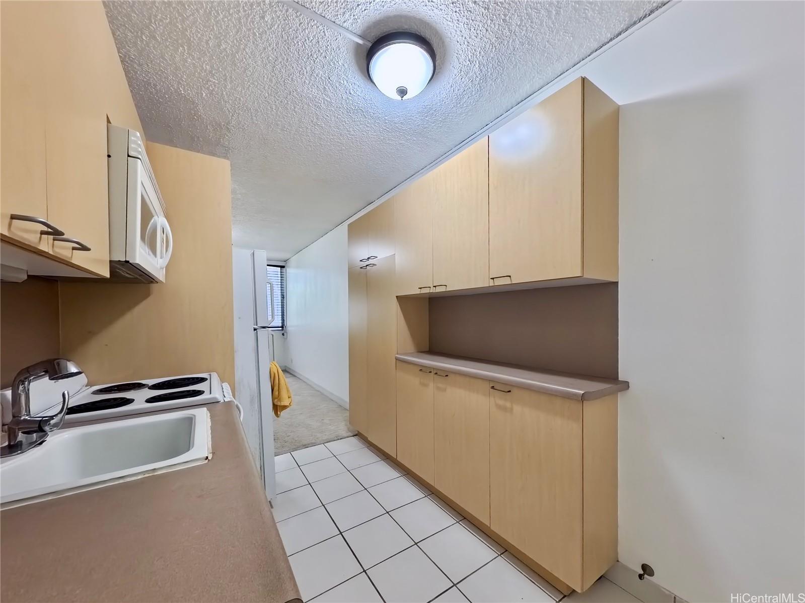 Ainahau Gardens condo # 211, Honolulu, Hawaii - photo 7 of 17