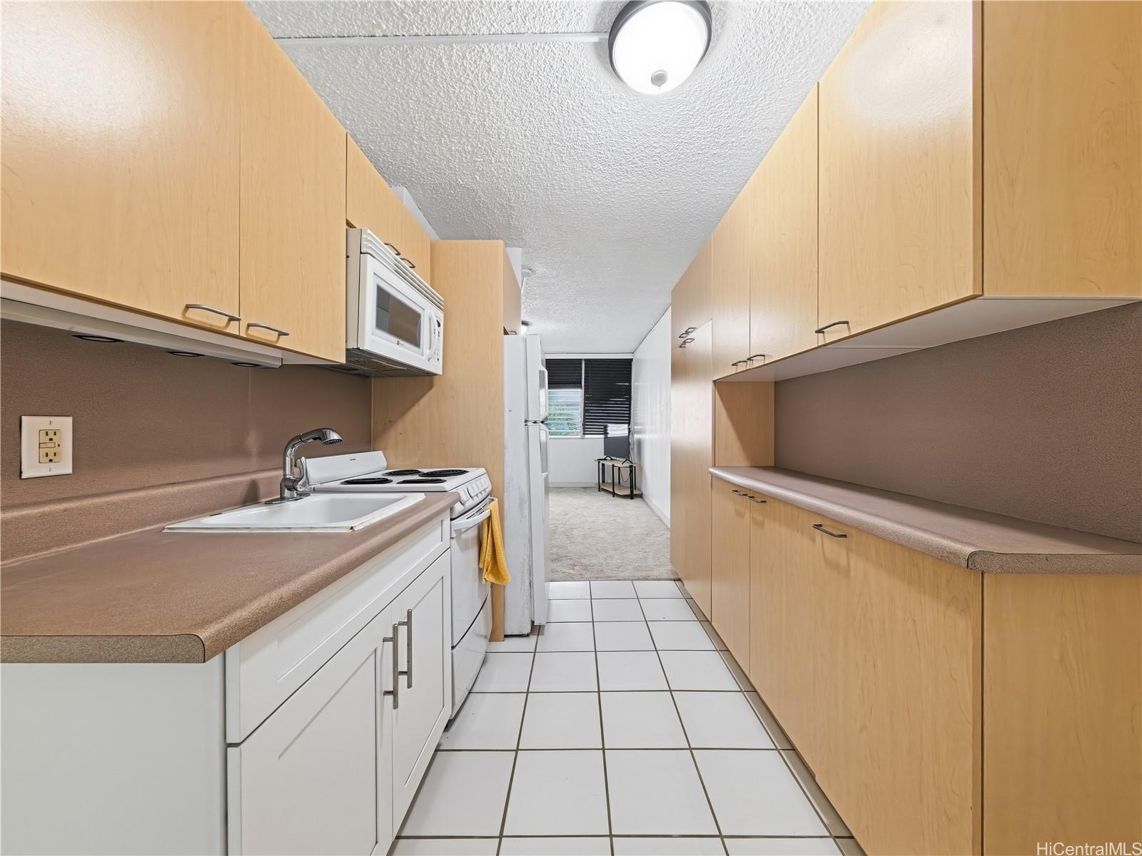 Ainahau Gardens condo # 211, Honolulu, Hawaii - photo 8 of 19