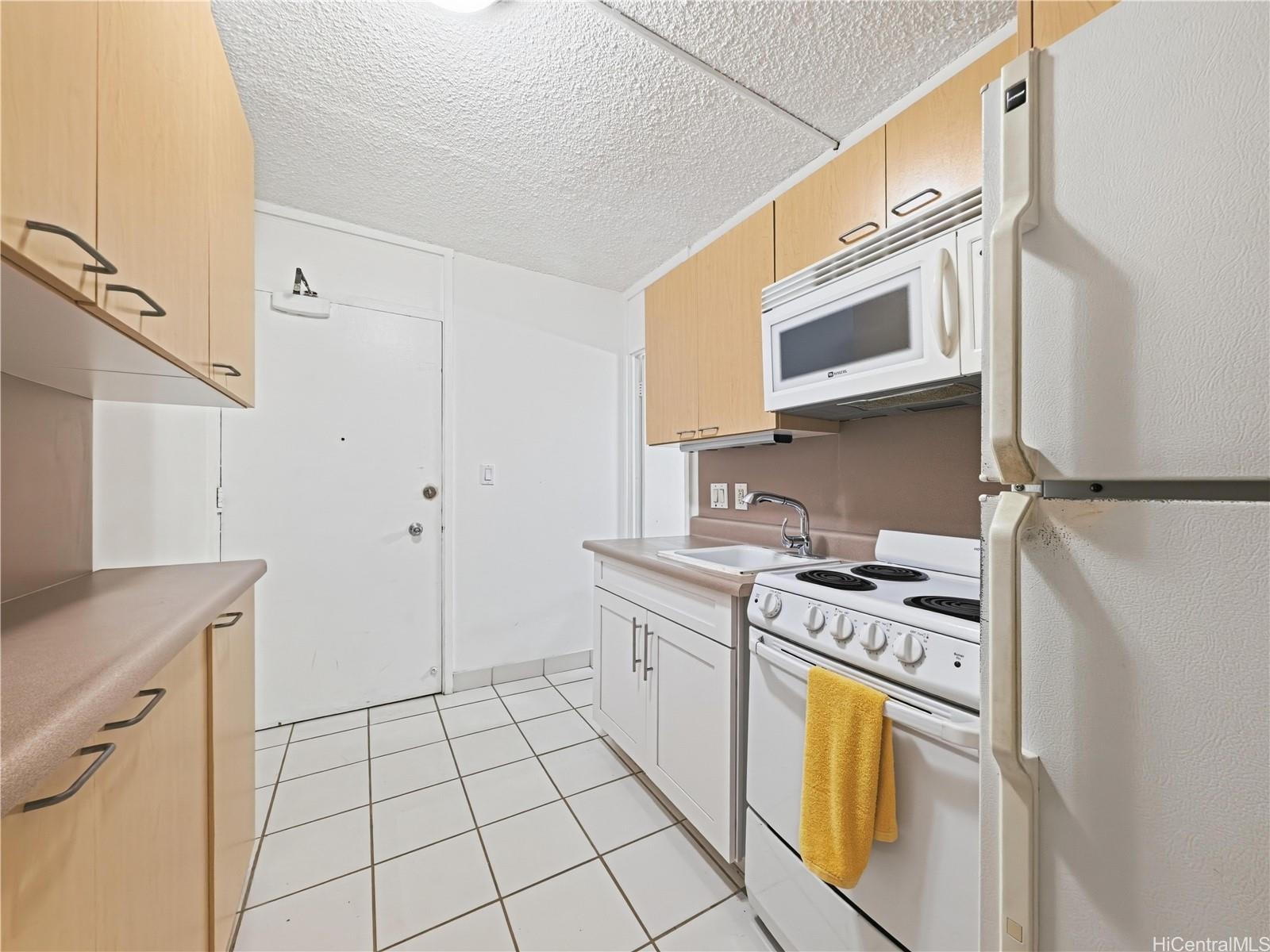 Ainahau Gardens condo # 211, Honolulu, Hawaii - photo 9 of 19