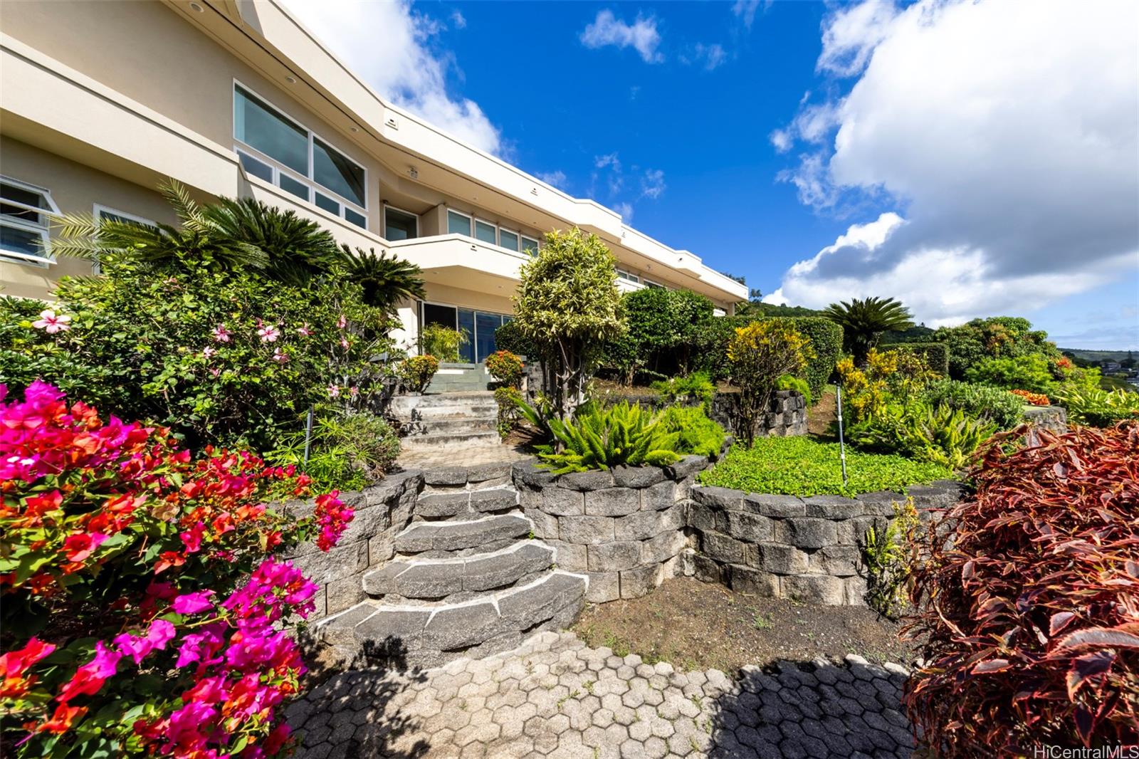 2443  Makiki Hts Drive Makiki Heights, Honolulu home - photo 16 of 25