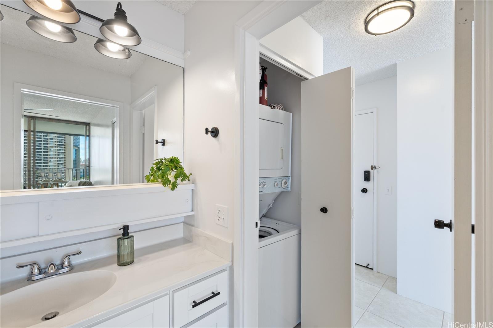 Kaimana Lanais condo # 1805, Honolulu, Hawaii - photo 12 of 25