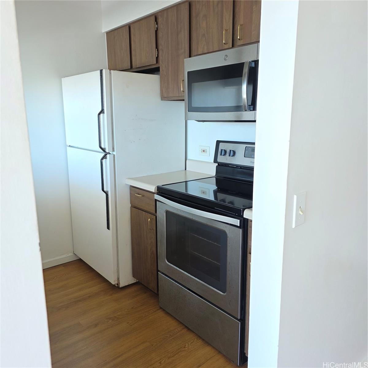 2444 Hihiwai St Honolulu - Rental - photo 9 of 25