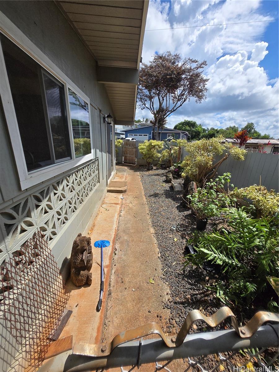2447 Auhuhu St Pearl City - Rental - photo 15 of 19