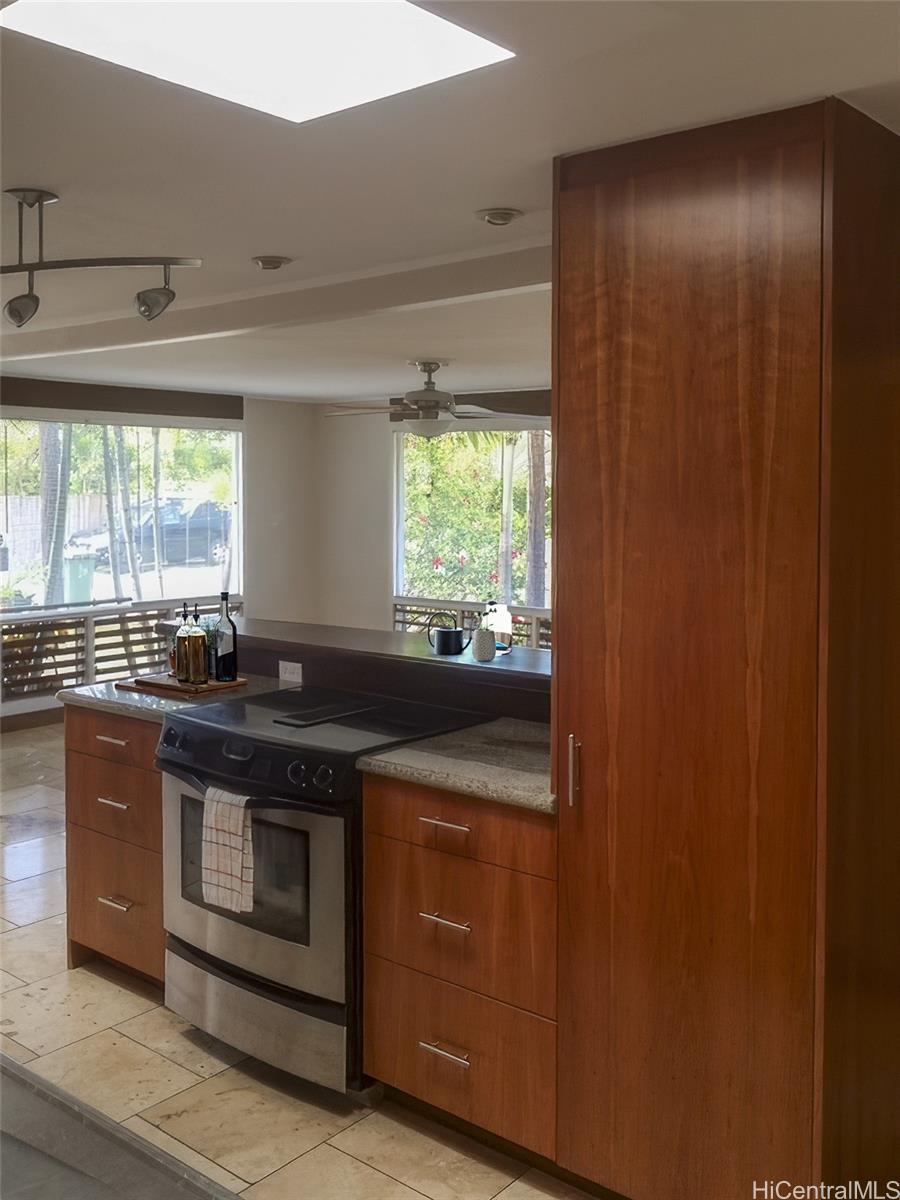 245  Hualani Street Kalama/cnut Grov, Kailua home - photo 9 of 24