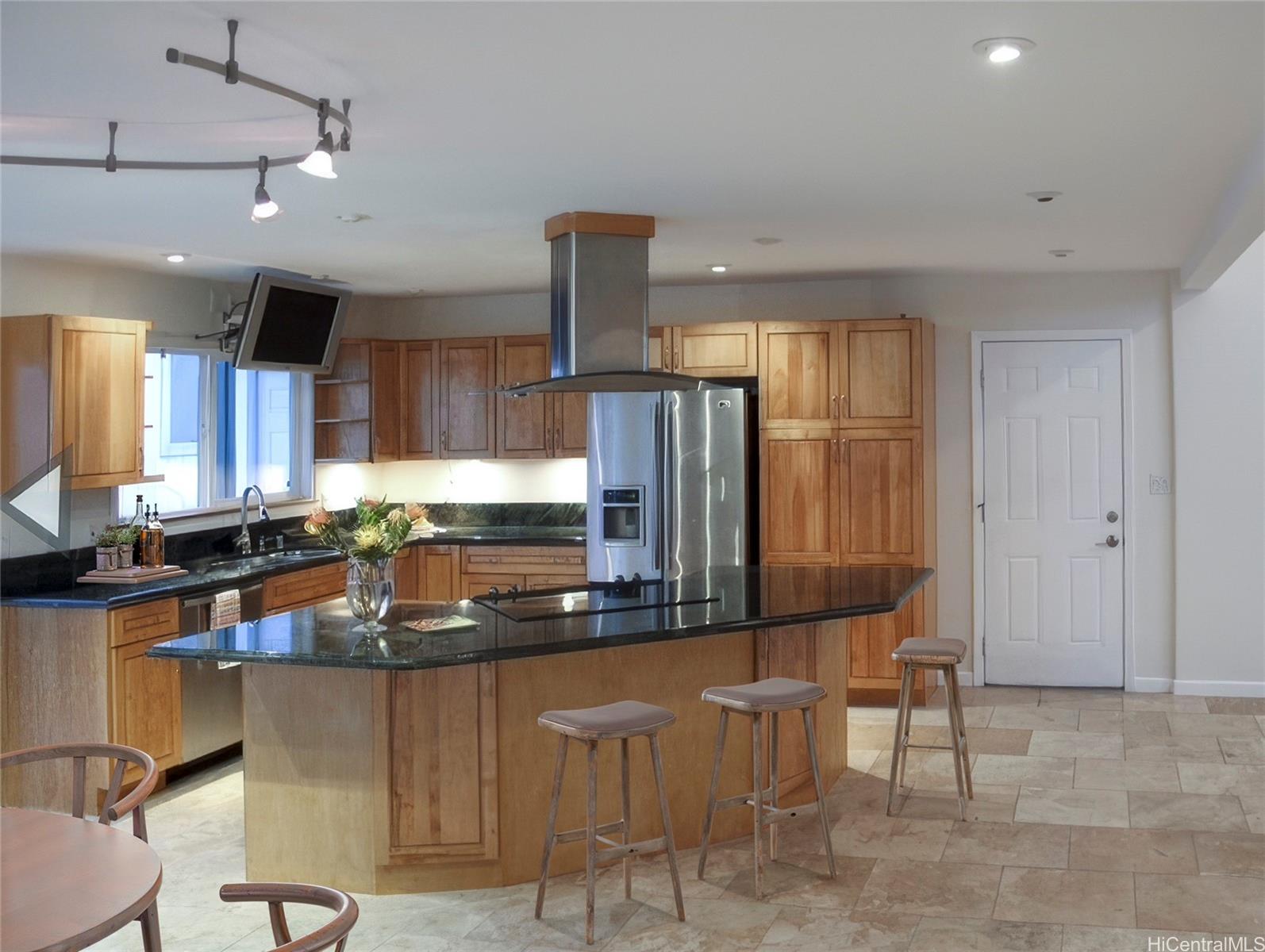 245  Hualani Street Kalama/cnut Grov, Kailua home - photo 8 of 25