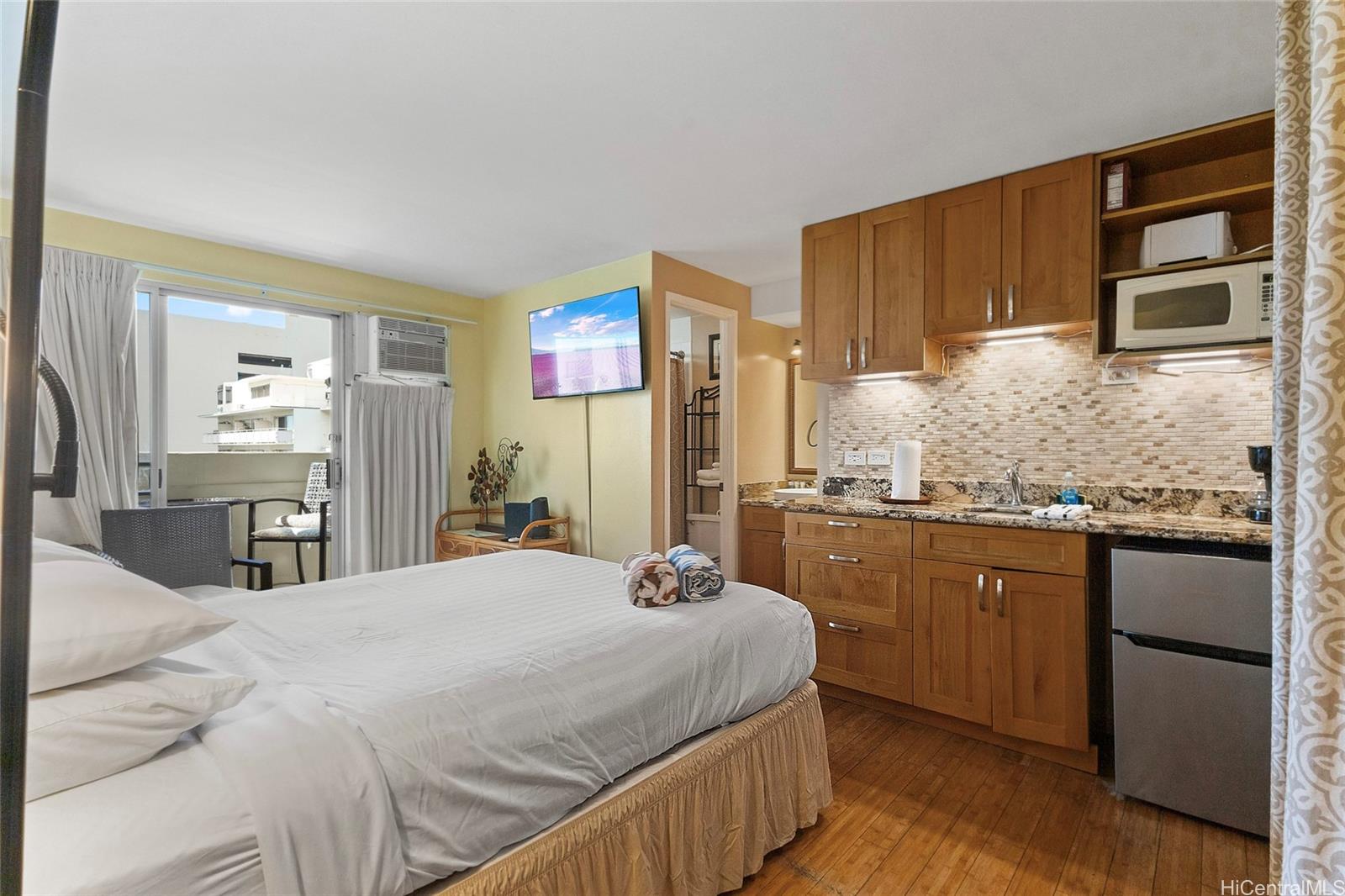 Kuhio Village 2 condo # 1002A, Honolulu, Hawaii - photo 5 of 14