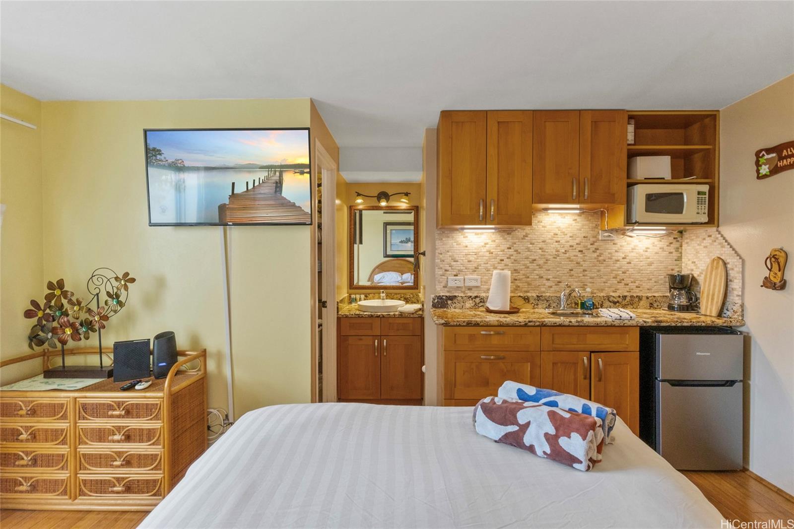 Kuhio Village 2 condo # 1002A, Honolulu, Hawaii - photo 9 of 14