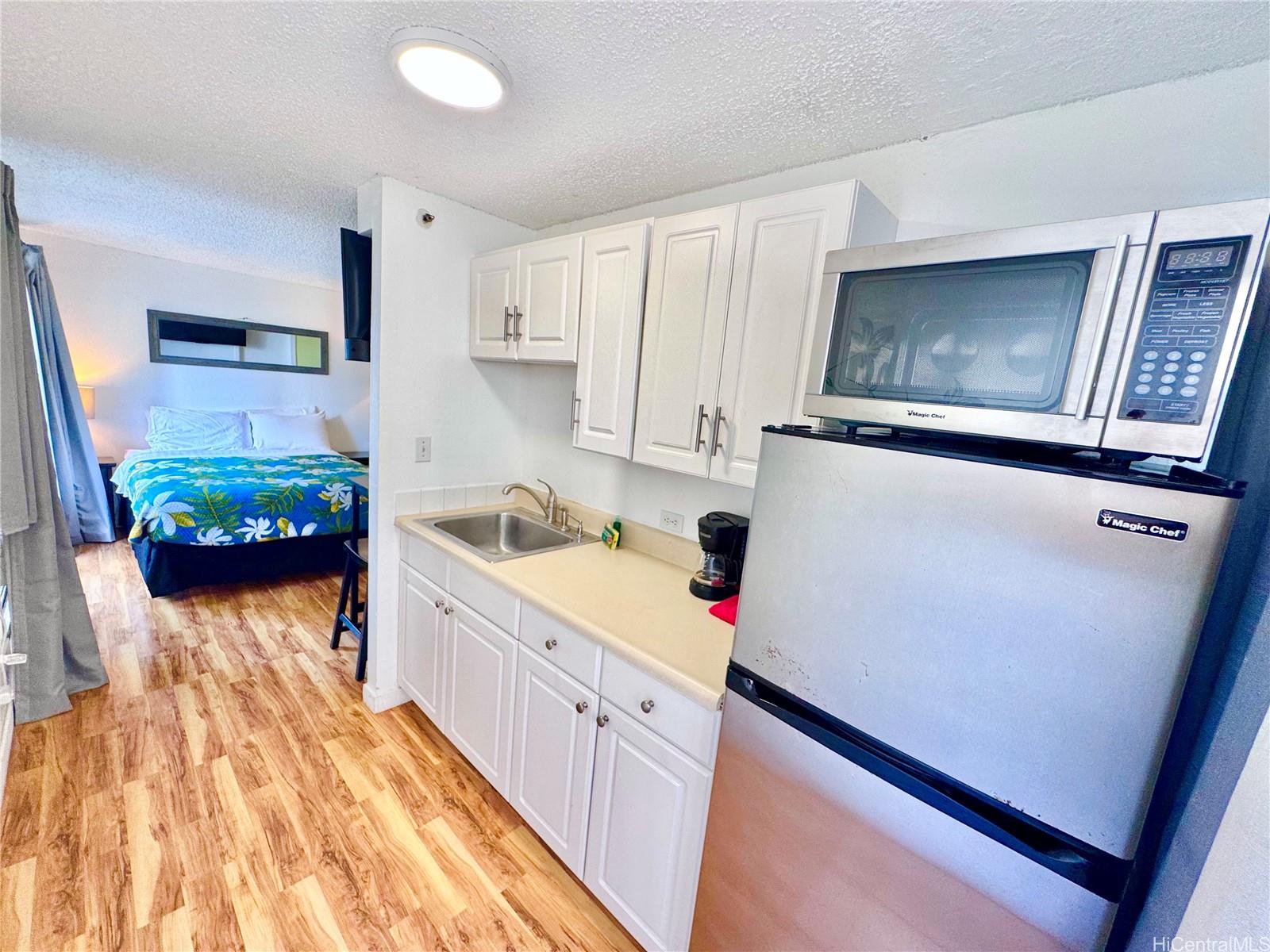 Kuhio Village 2 condo # 1008A, Honolulu, Hawaii - photo 5 of 9