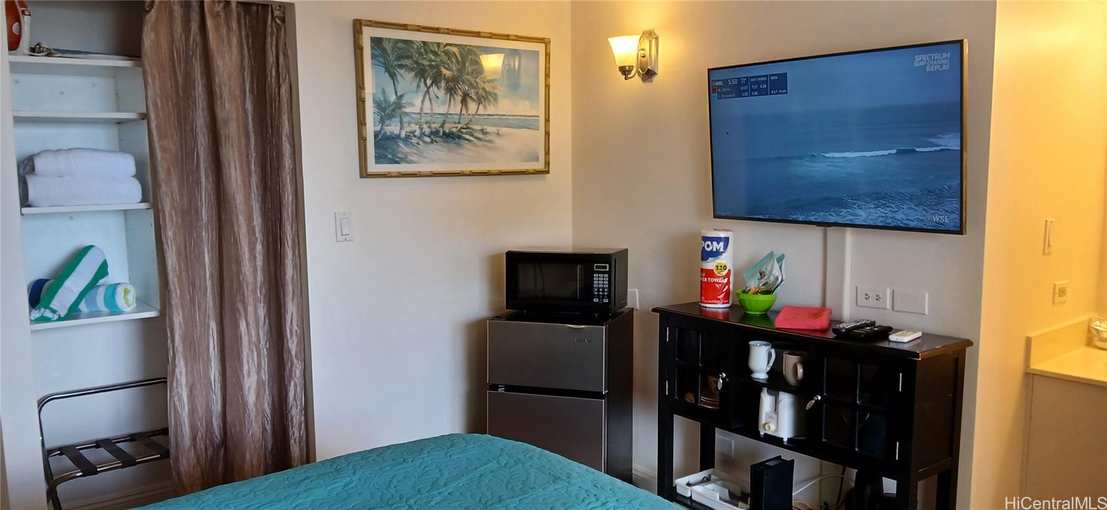 Kuhio Village 2 condo # 1010A, Honolulu, Hawaii - photo 6 of 9