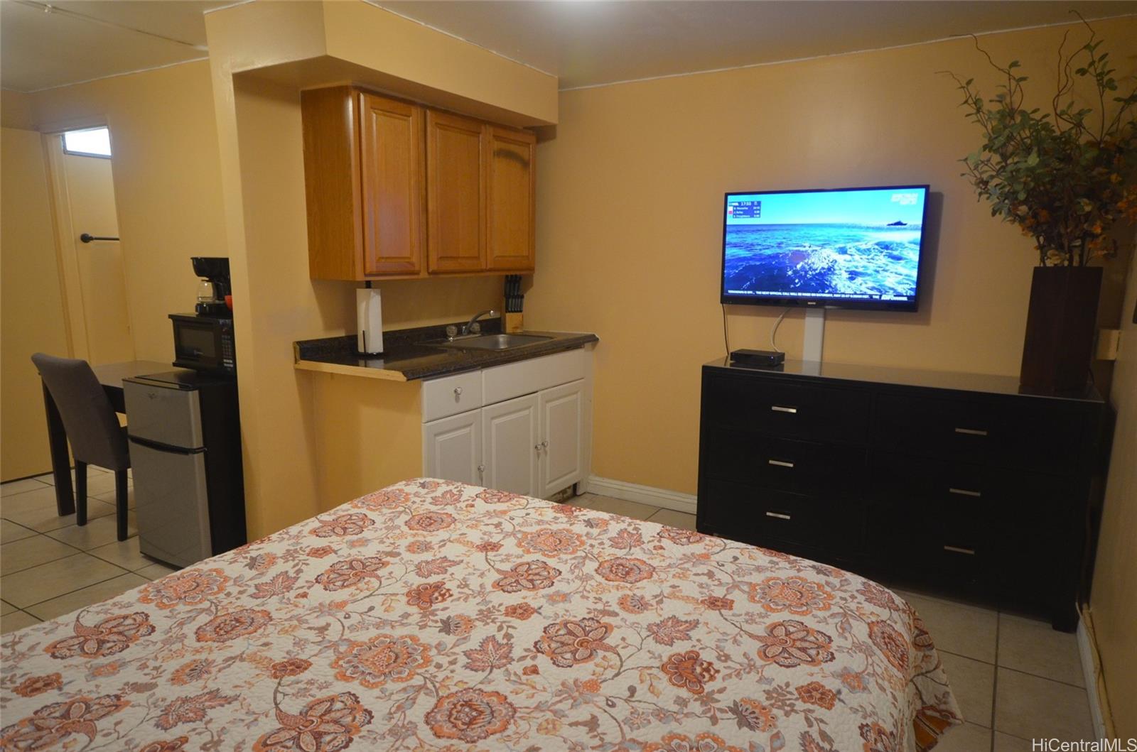 Kuhio Village 2 condo # 202A, Honolulu, Hawaii - photo 4 of 15