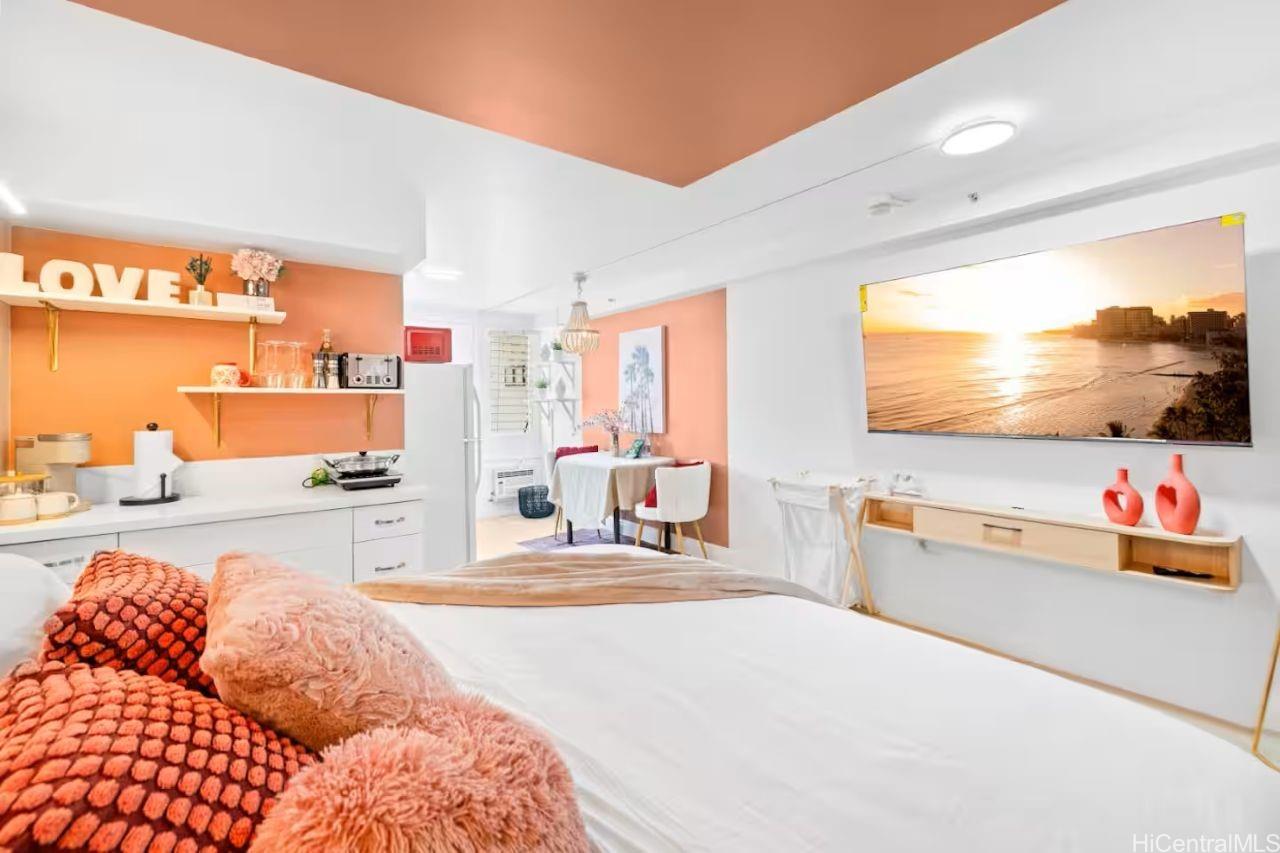 Kuhio Village 2 condo # 204A, Honolulu, Hawaii - photo 3 of 8