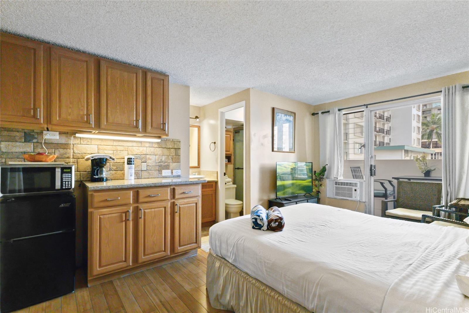 Kuhio Village 2 condo # 410A, Honolulu, Hawaii - photo 3 of 14