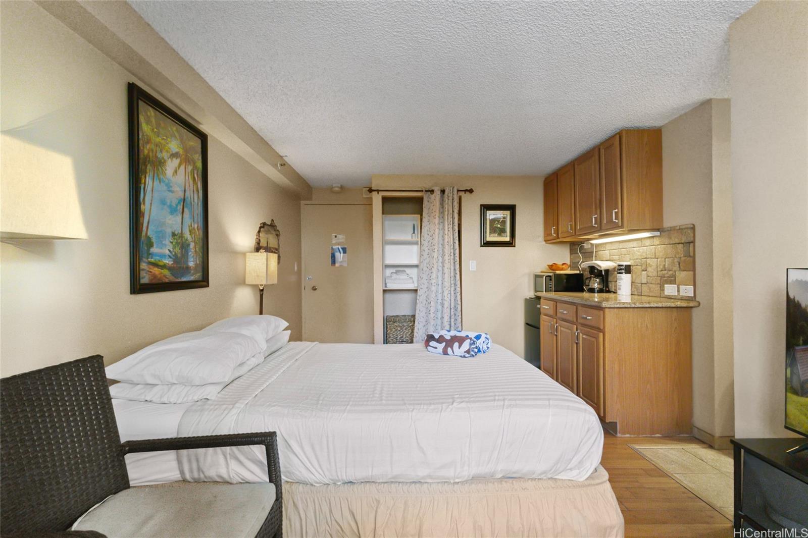 Kuhio Village 2 condo # 410A, Honolulu, Hawaii - photo 7 of 14