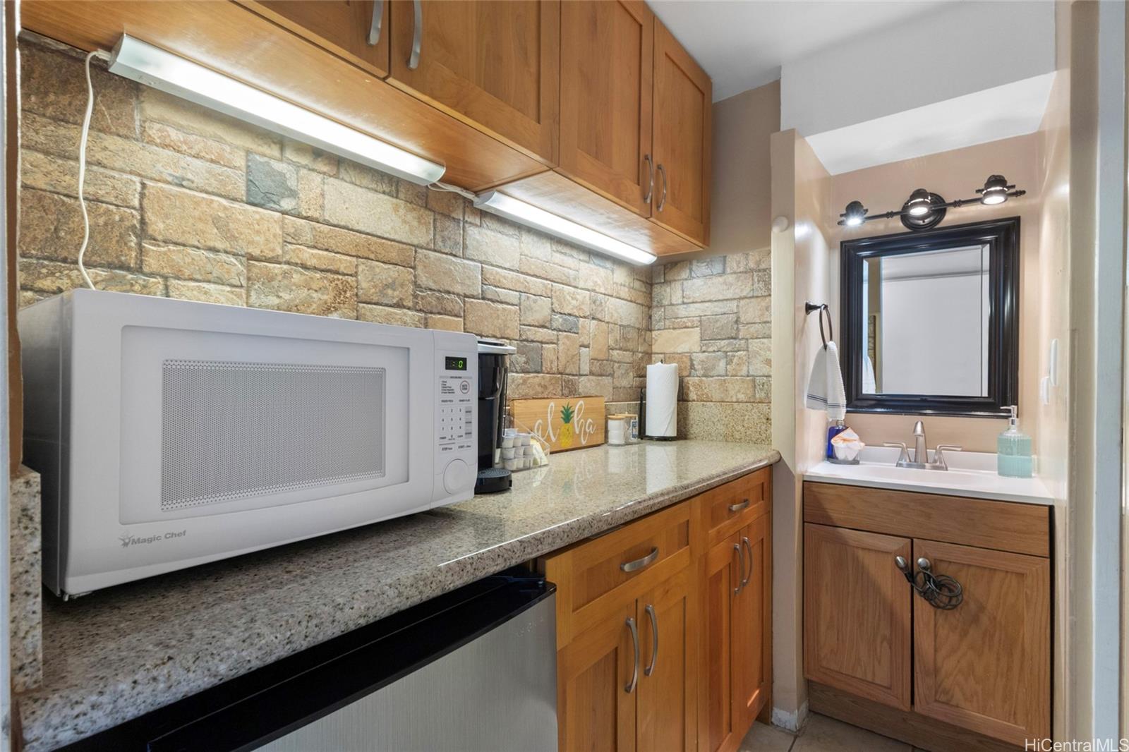 Kuhio Village 2 condo # 505A, Honolulu, Hawaii - photo 17 of 25