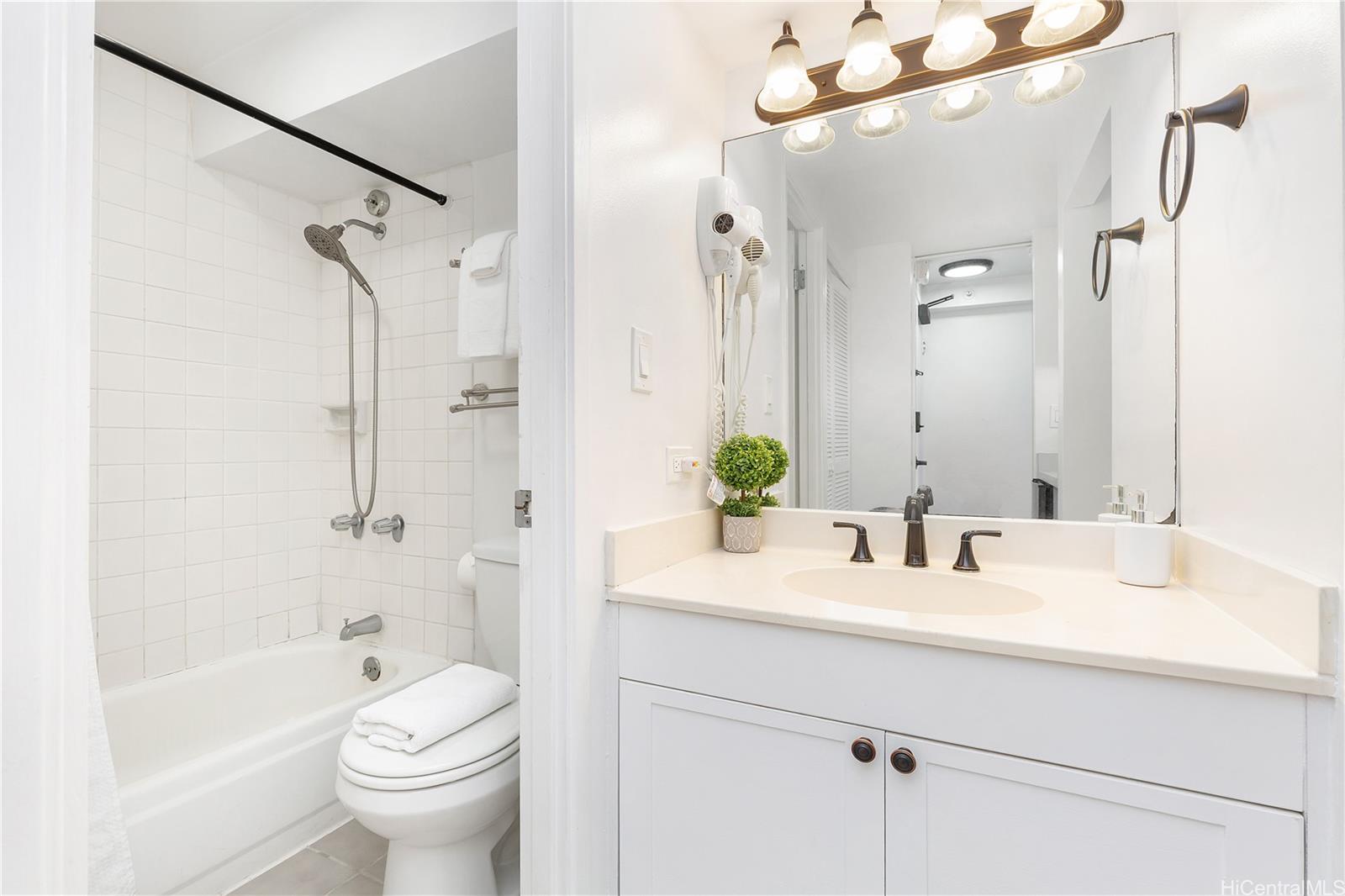 Kuhio Village 2 condo # 506A, Honolulu, Hawaii - photo 14 of 23