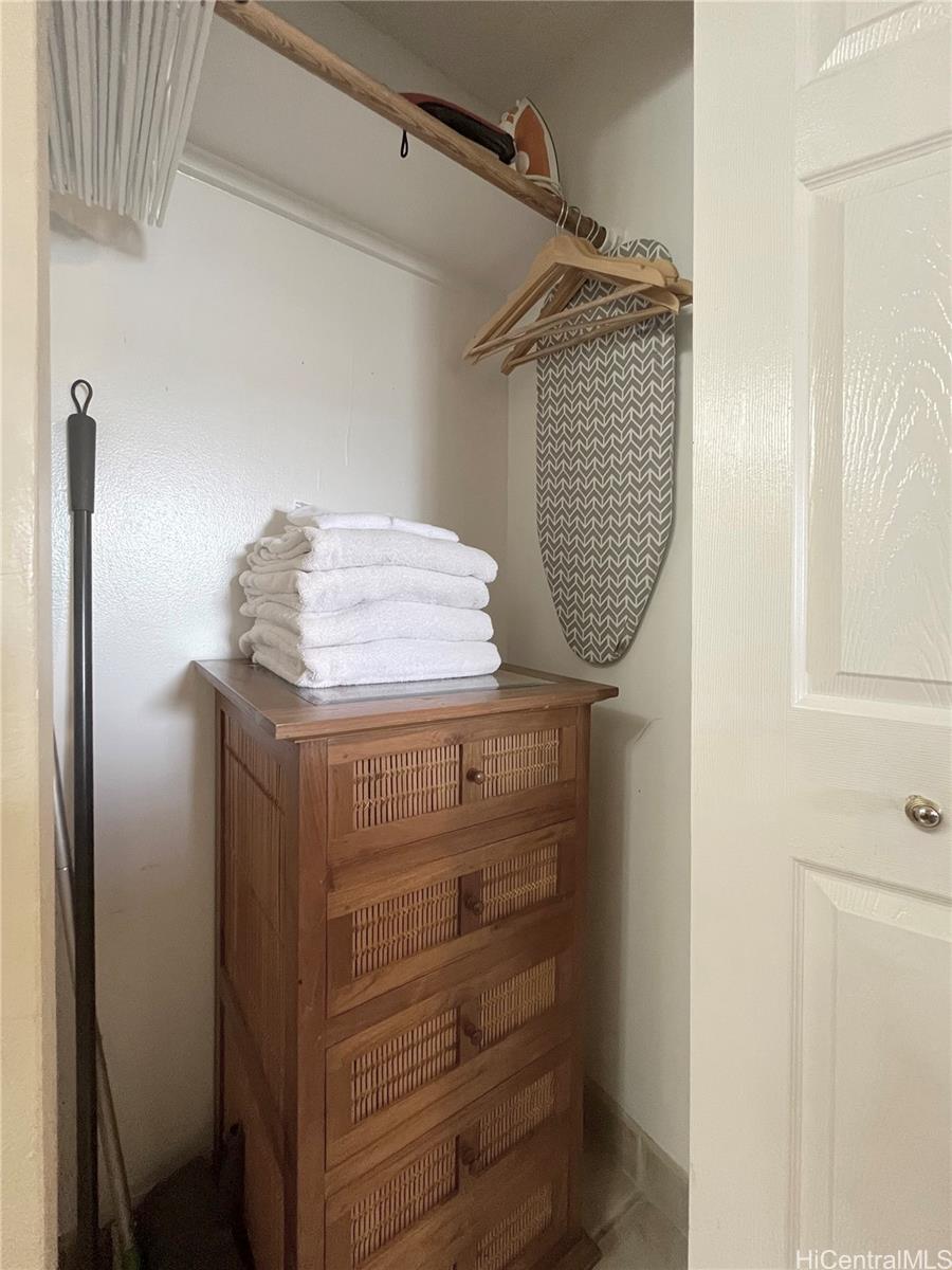 Kuhio Village 2 condo # 905A, Honolulu, Hawaii - photo 8 of 11