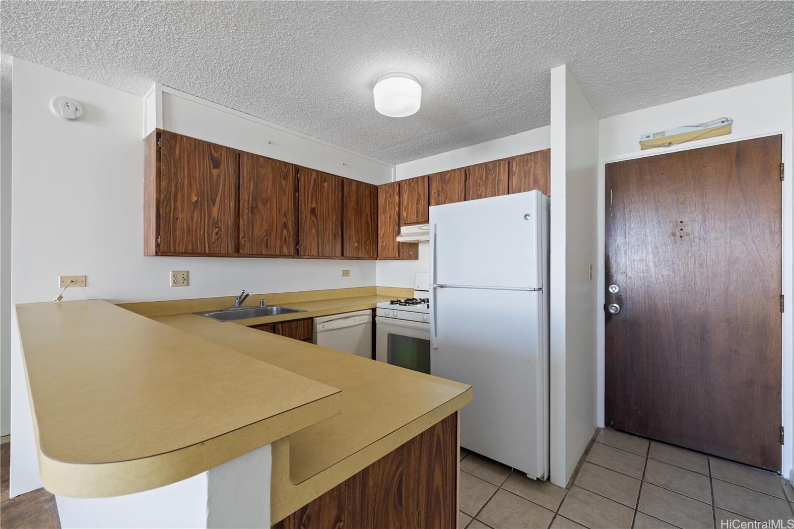 Waikiki Lanais condo # 1003, Honolulu, Hawaii - photo 3 of 22
