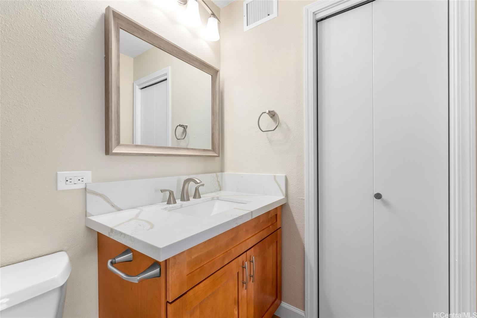 Waikiki Lanais condo # 1404, Honolulu, Hawaii - photo 11 of 20