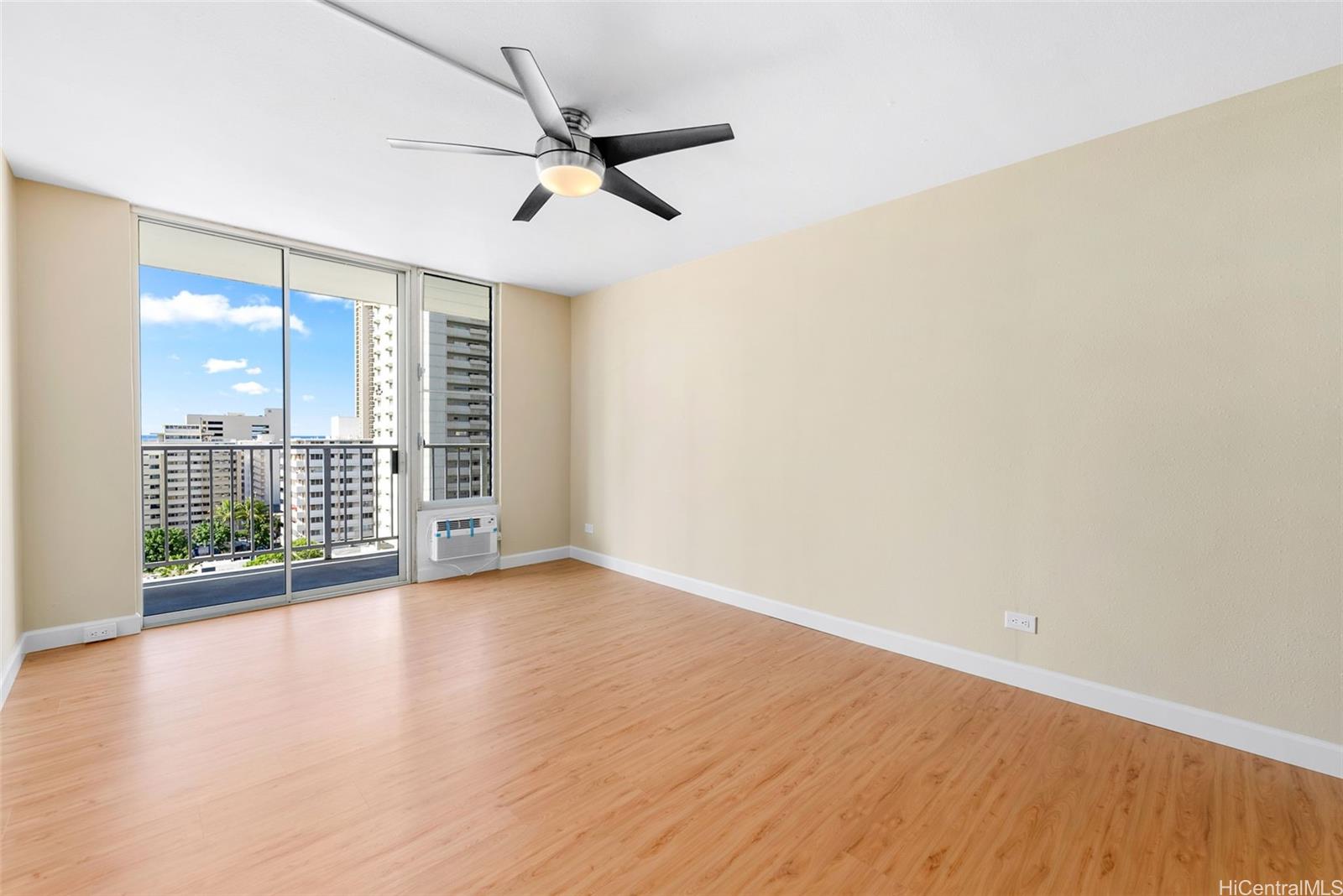 Waikiki Lanais condo # 1404, Honolulu, Hawaii - photo 4 of 20