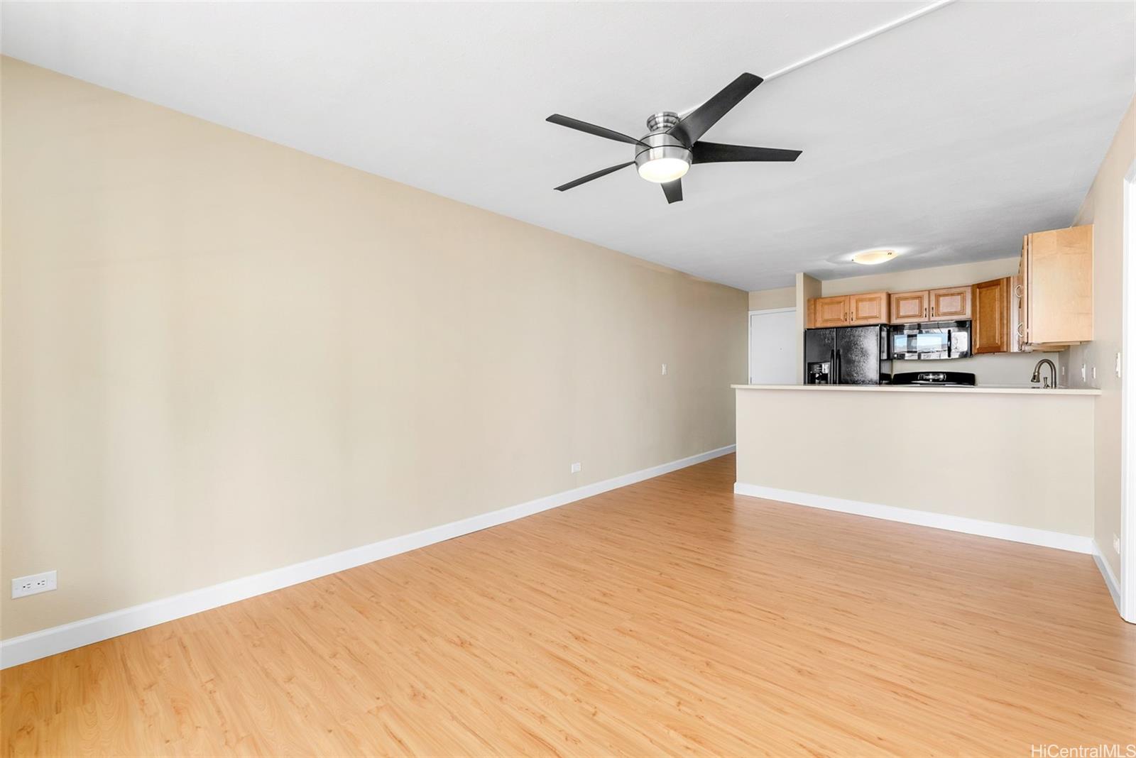 Waikiki Lanais condo # 1404, Honolulu, Hawaii - photo 5 of 20