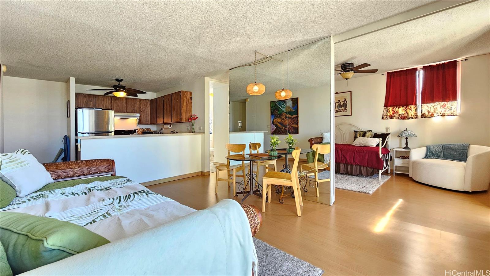 Waikiki Lanais condo # 1405, Honolulu, Hawaii - photo 6 of 24