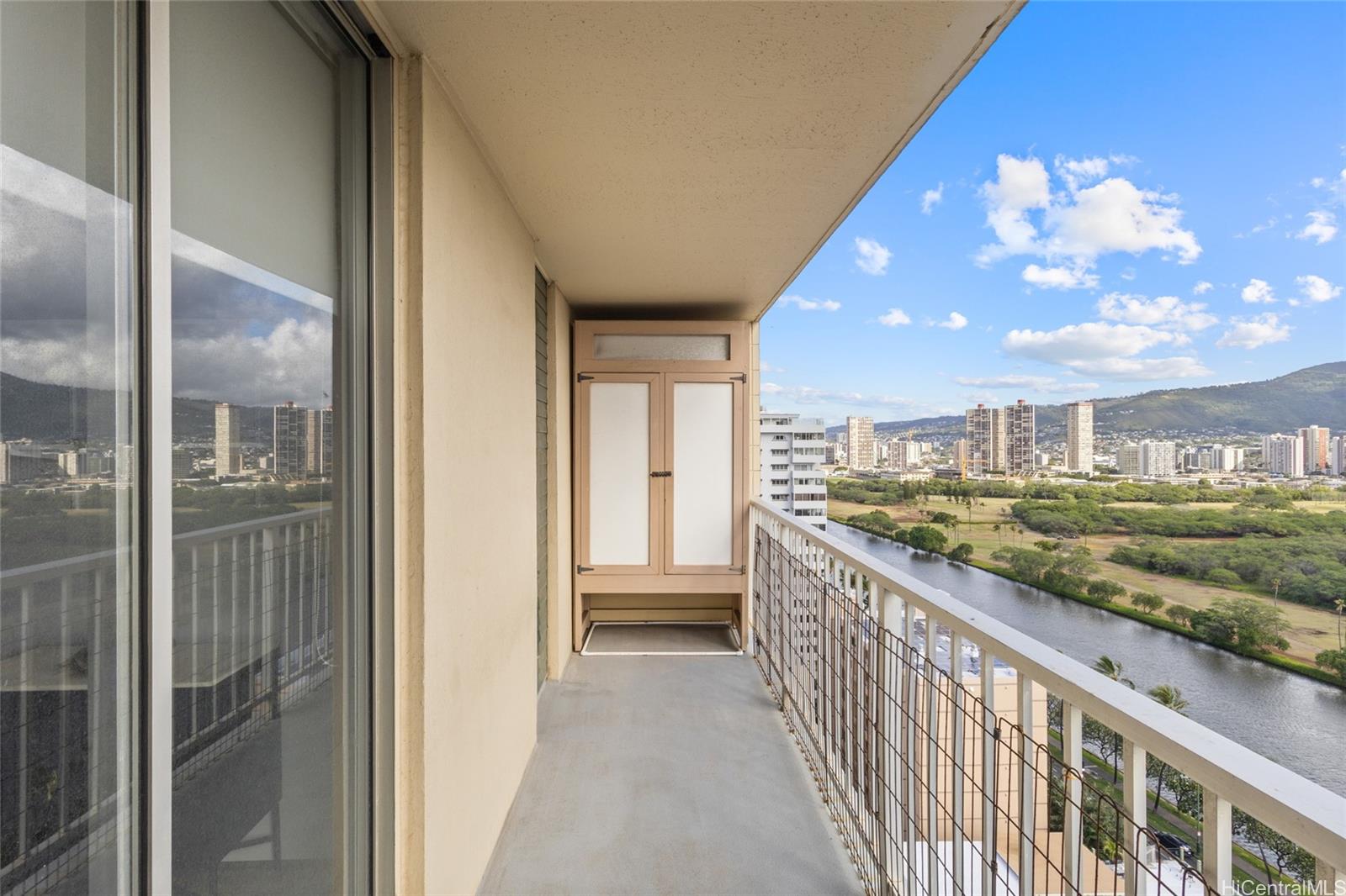 Waikiki Lanais condo # 2007, Honolulu, Hawaii - photo 16 of 18