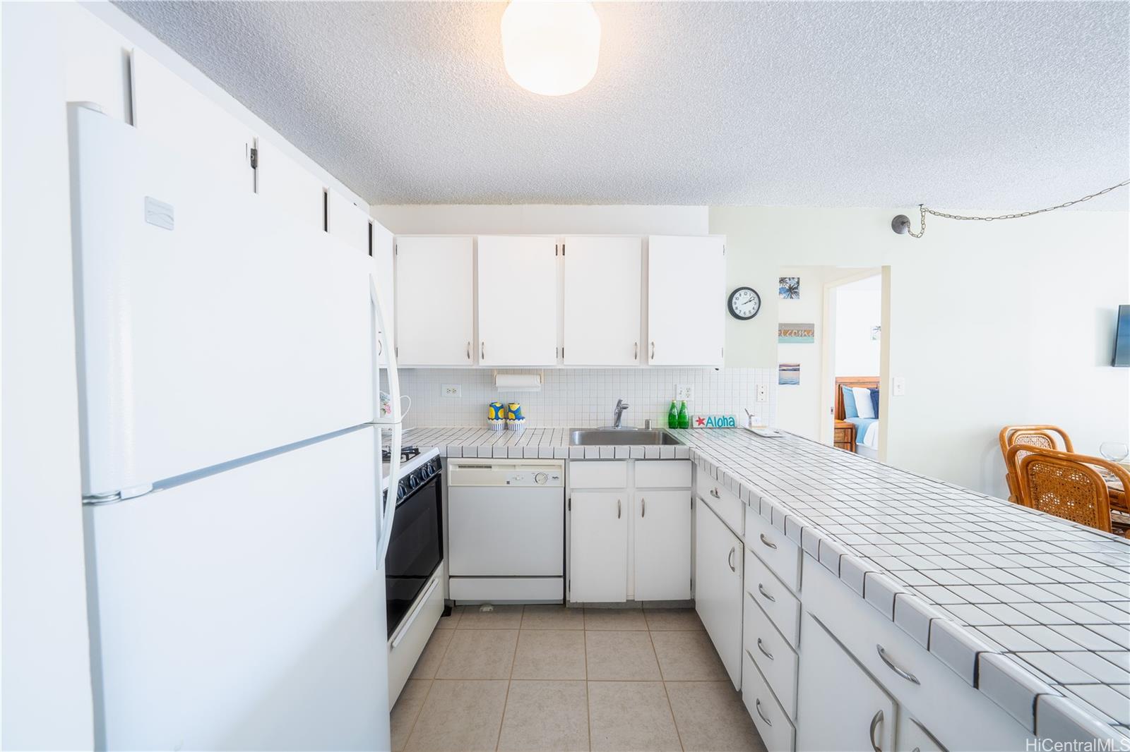 Waikiki Lanais condo # 804, Honolulu, Hawaii - photo 3 of 17