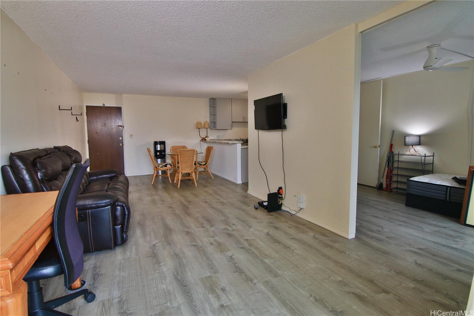 Waikiki Lanais condo # 806, Honolulu, Hawaii - photo 4 of 22