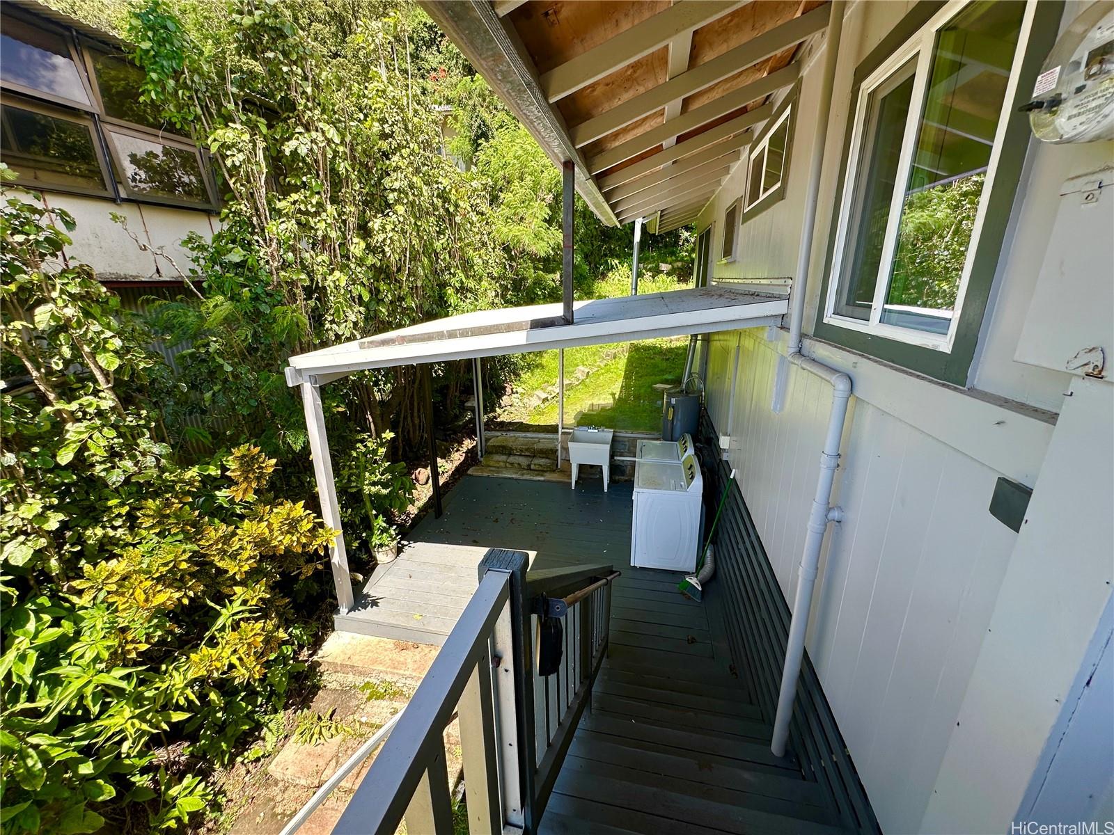 2454 Waolani Ave Honolulu - Rental - photo 8 of 25