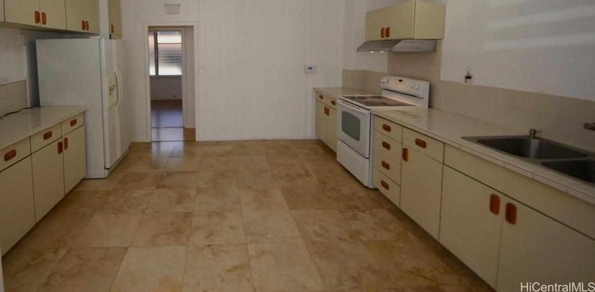 2456 Coyne St Honolulu - Rental - photo 5 of 13