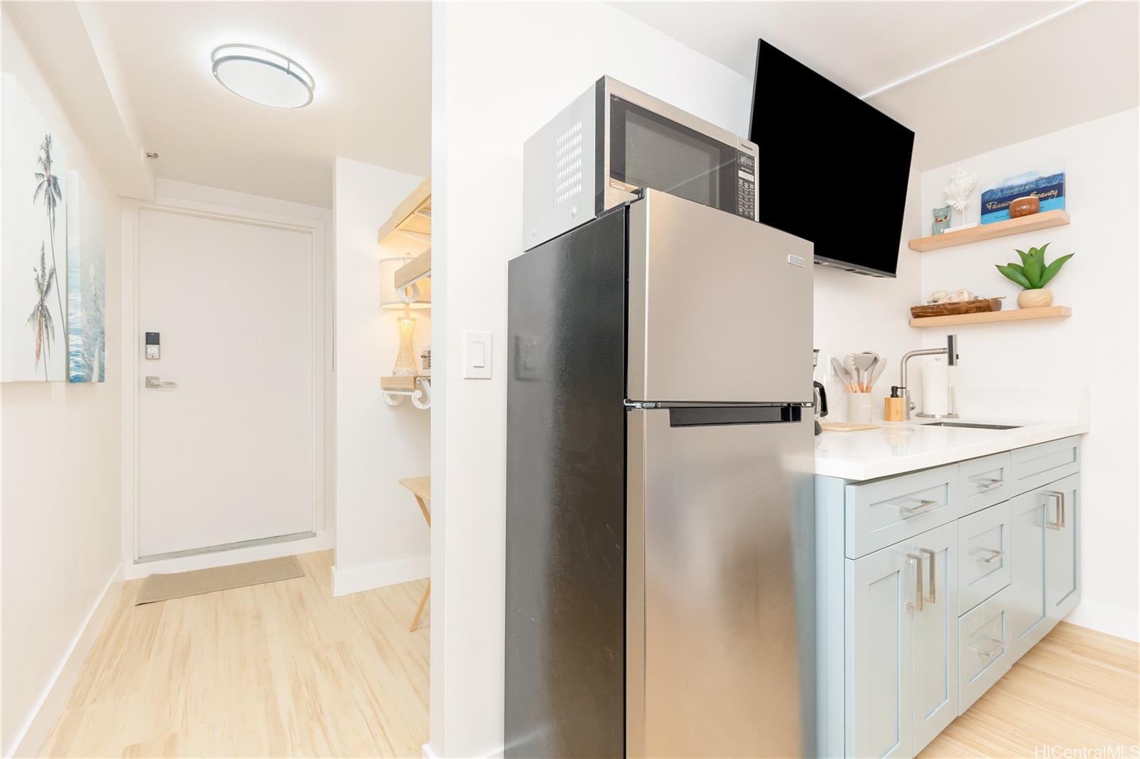 Kuhio Village 1 condo # 203, Honolulu, Hawaii - photo 8 of 21