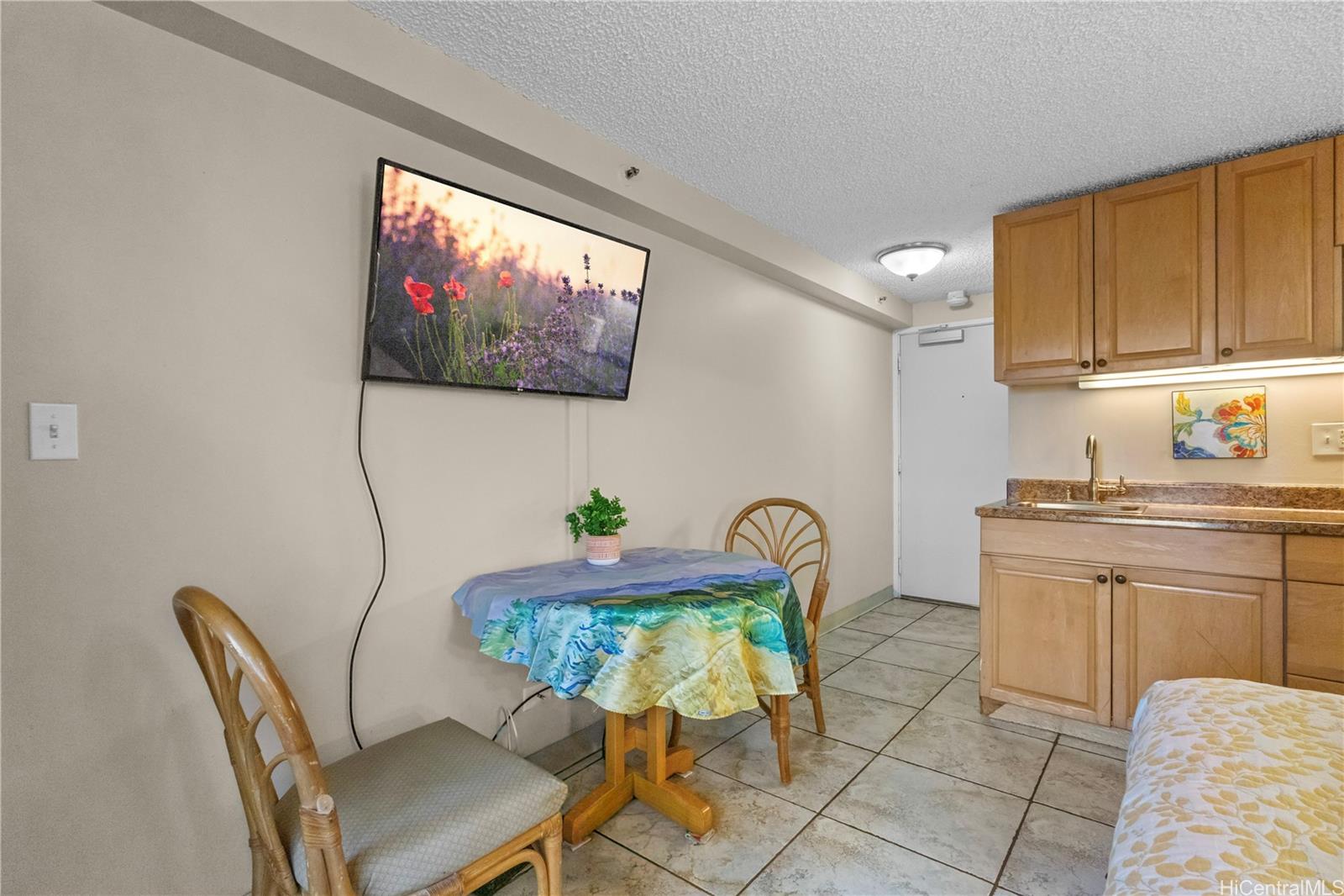 Kuhio Village 1 condo # 306, Honolulu, Hawaii - photo 5 of 23