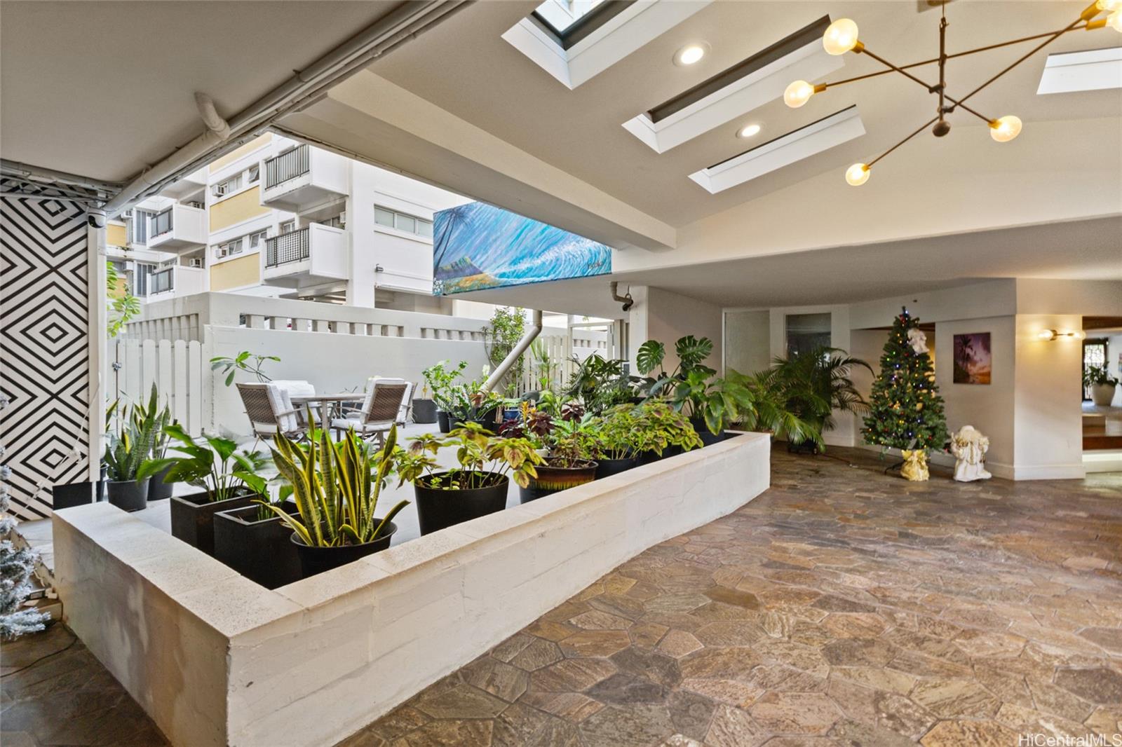 Kuhio Village 1 condo # 307, Honolulu, Hawaii - photo 18 of 25