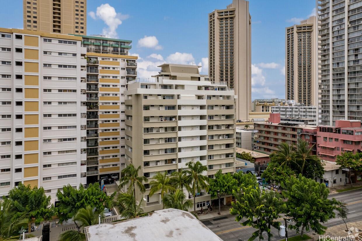 Kuhio Village 1 condo # 402, Honolulu, Hawaii - photo 10 of 16