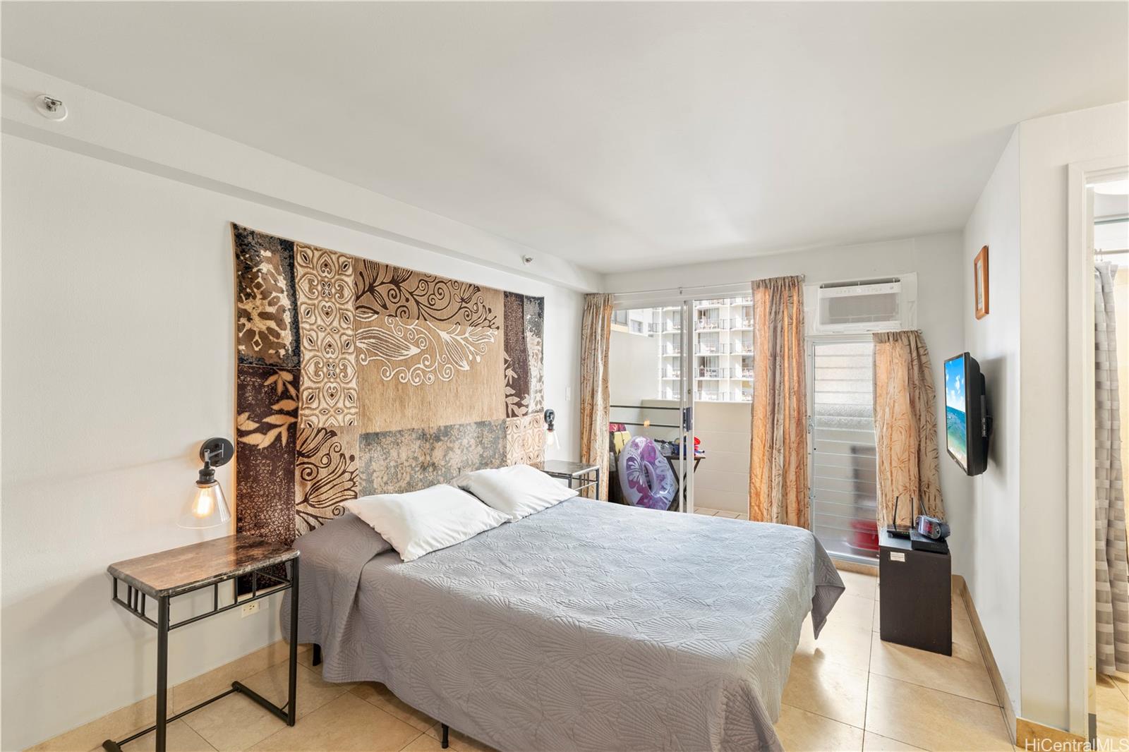 Kuhio Village 1 condo # 607, Honolulu, Hawaii - photo 4 of 14