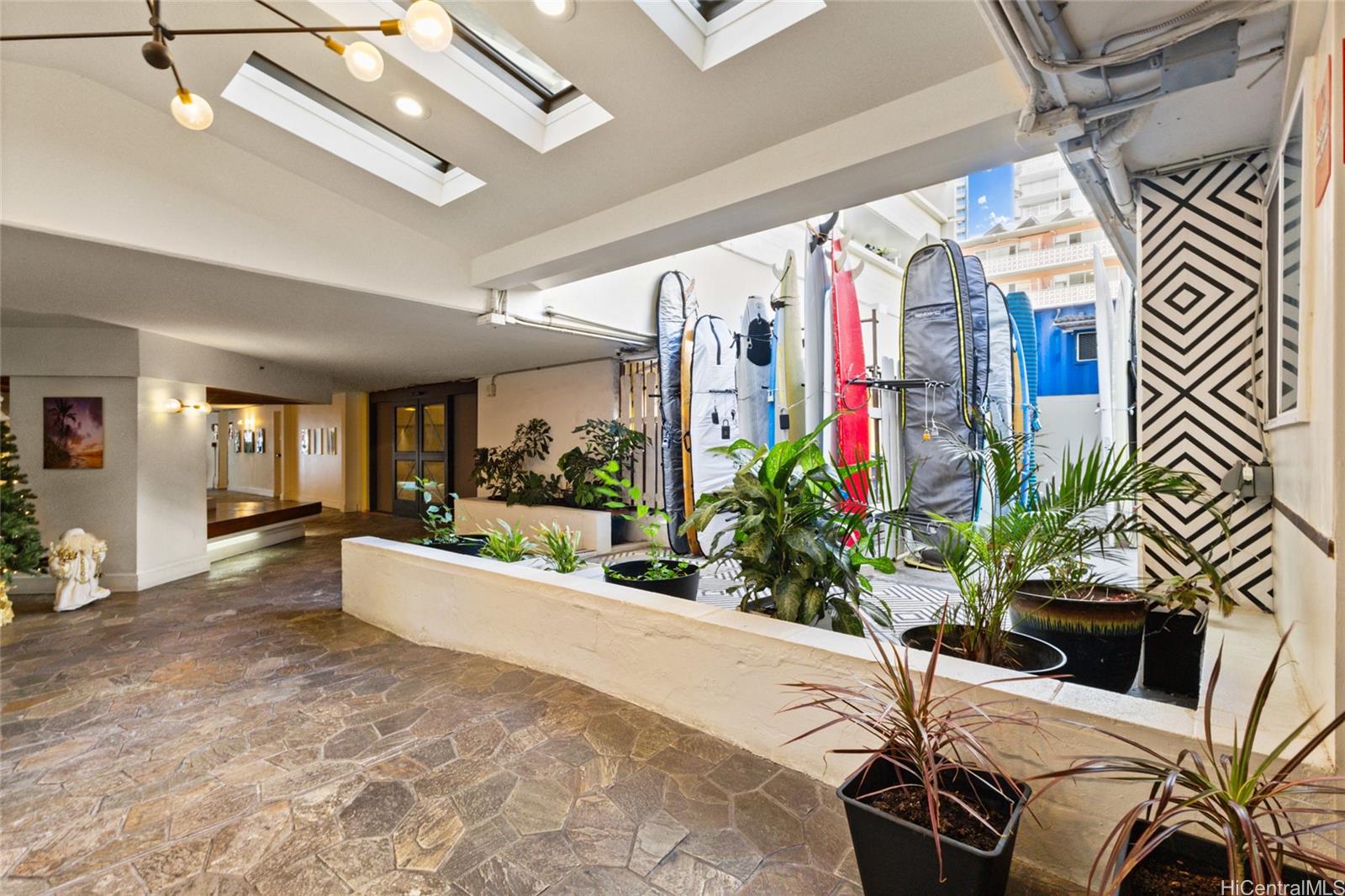 Kuhio Village 1 condo # 905, Honolulu, Hawaii - photo 22 of 25